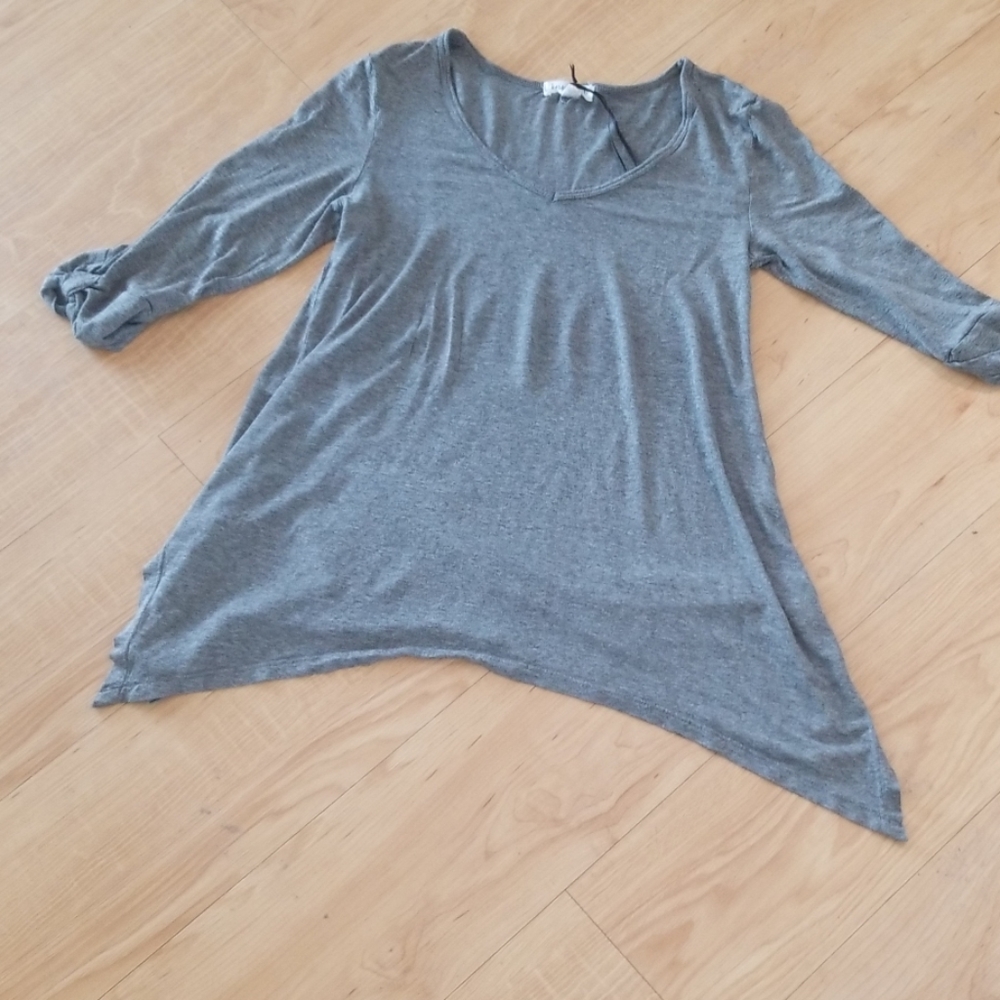 ❗2 -$7 / 3- $10❗3/4 length sleeved shirt